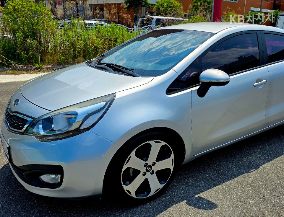 2012 - kia pride