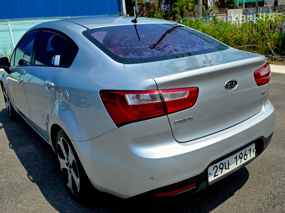 2012 - kia pride