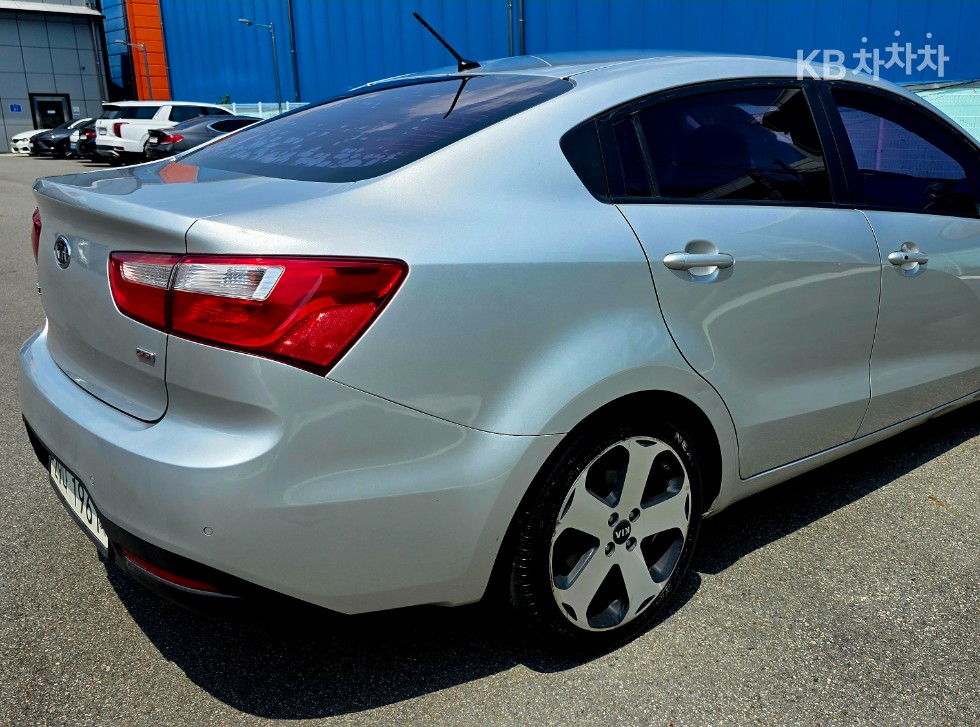 2012 - kia pride
