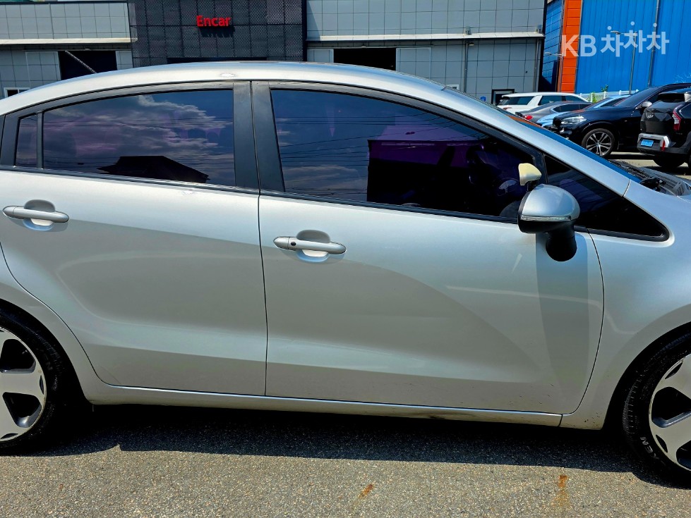 2012 - kia pride