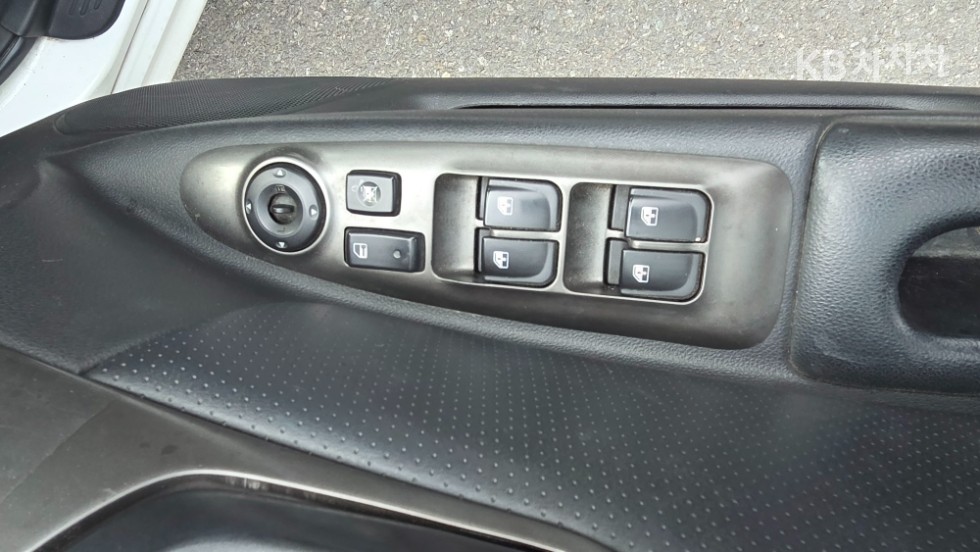 Kia K5 — miniaturë 10