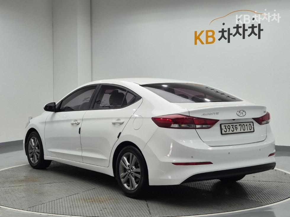 Hyundai Avante — miniaturë 2