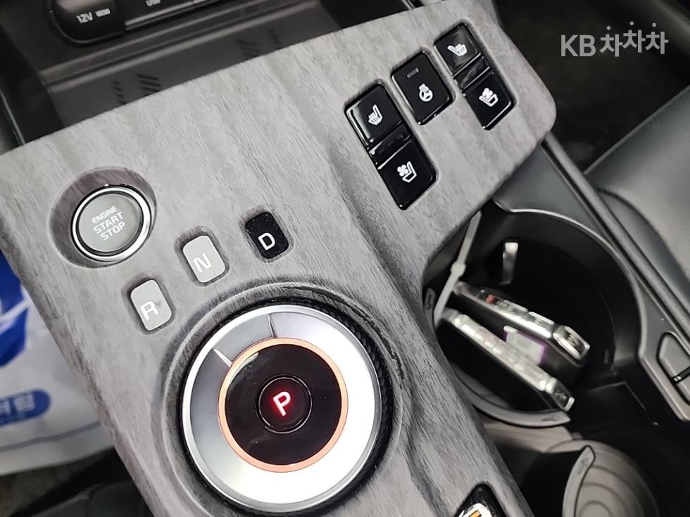 2022 - kia sportage