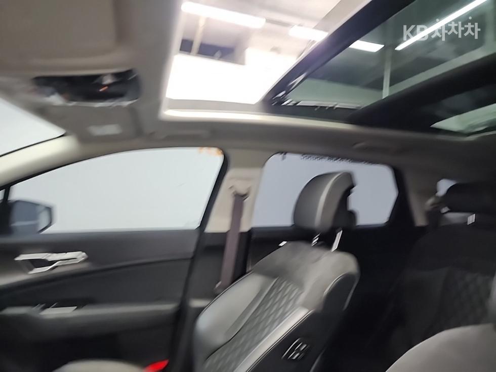 2022 - kia sportage
