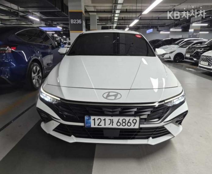 Hyundai Avante Hybrid CN7 1.6 HEV Modern