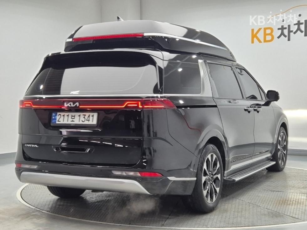 2023 - kia carnival