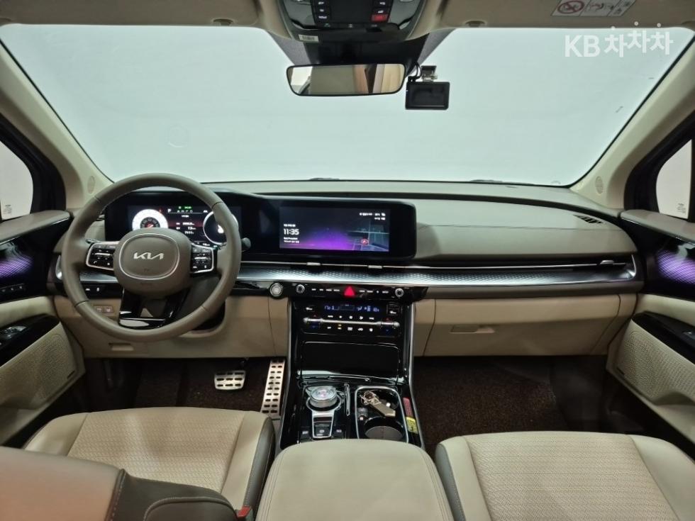 2023 - kia carnival