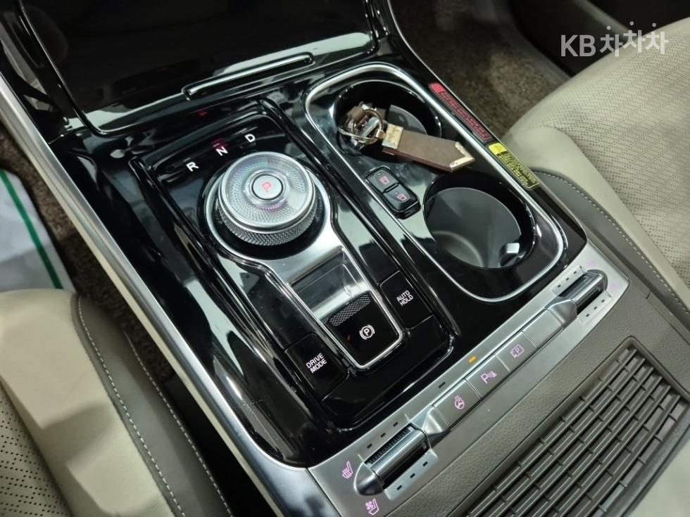 2023 - kia carnival