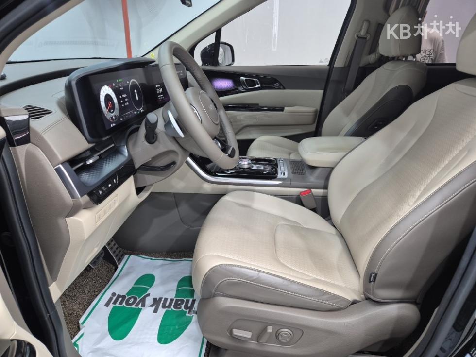 2023 - kia carnival