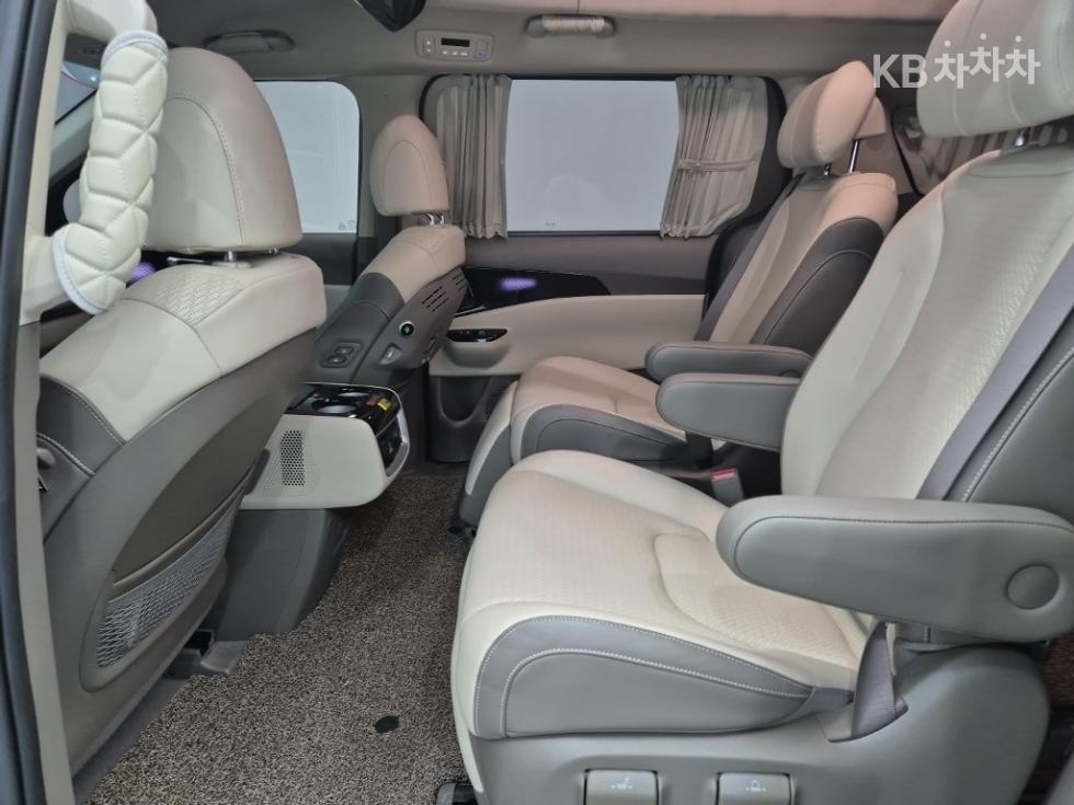 2023 - kia carnival
