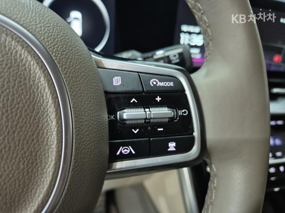 2023 - kia carnival