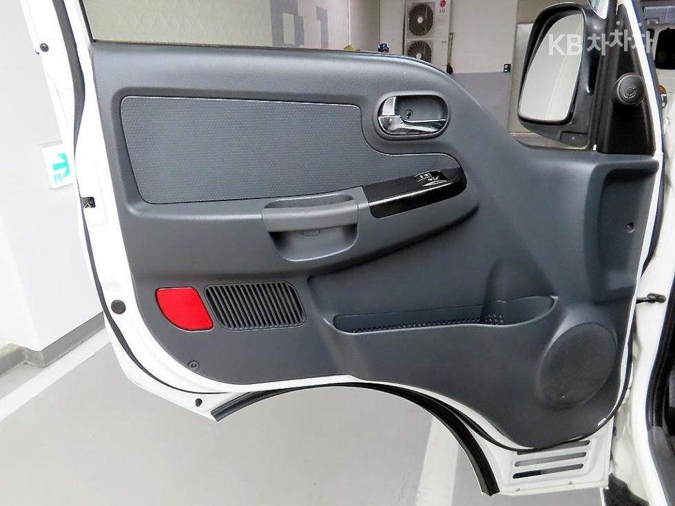 2016 - kia bongo iii