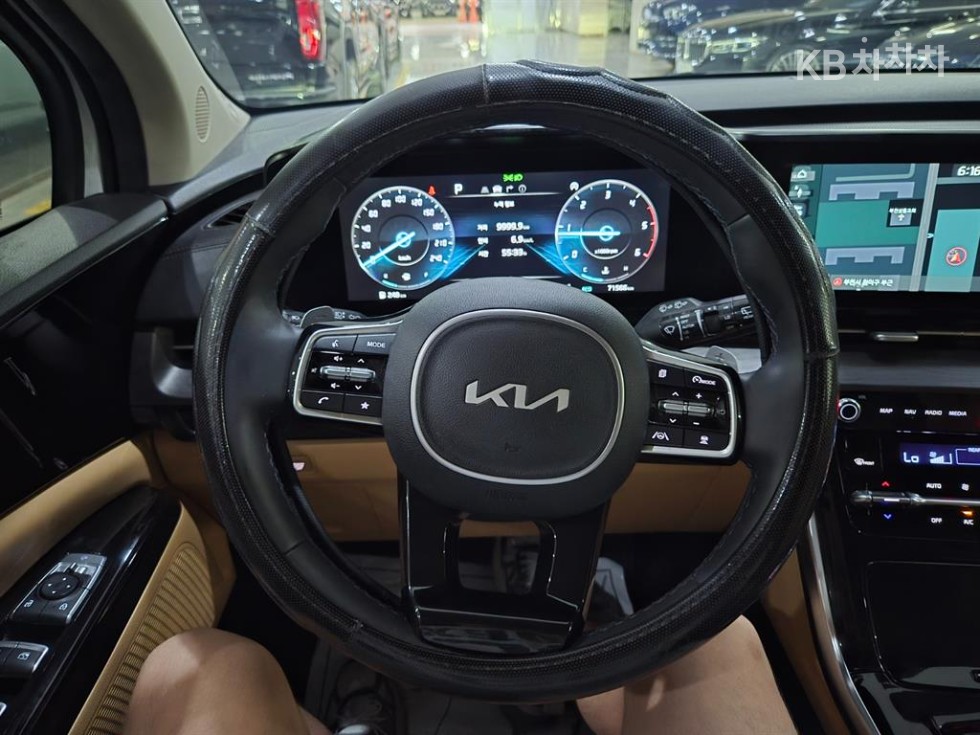 2022 - kia carnival