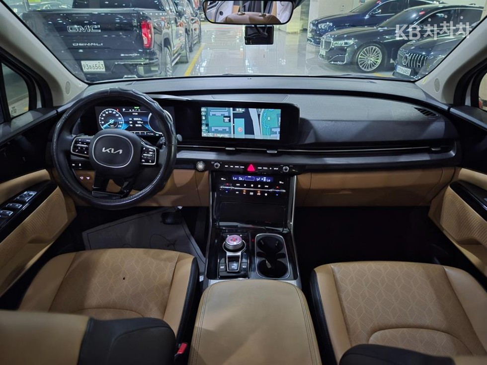 2022 - kia carnival