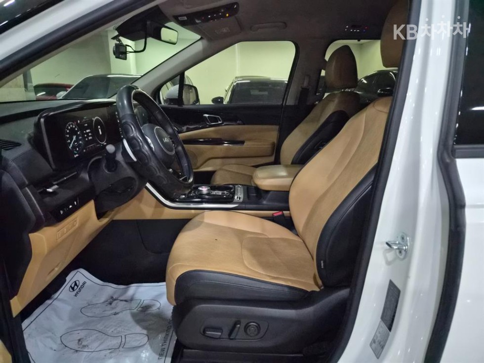 2022 - kia carnival