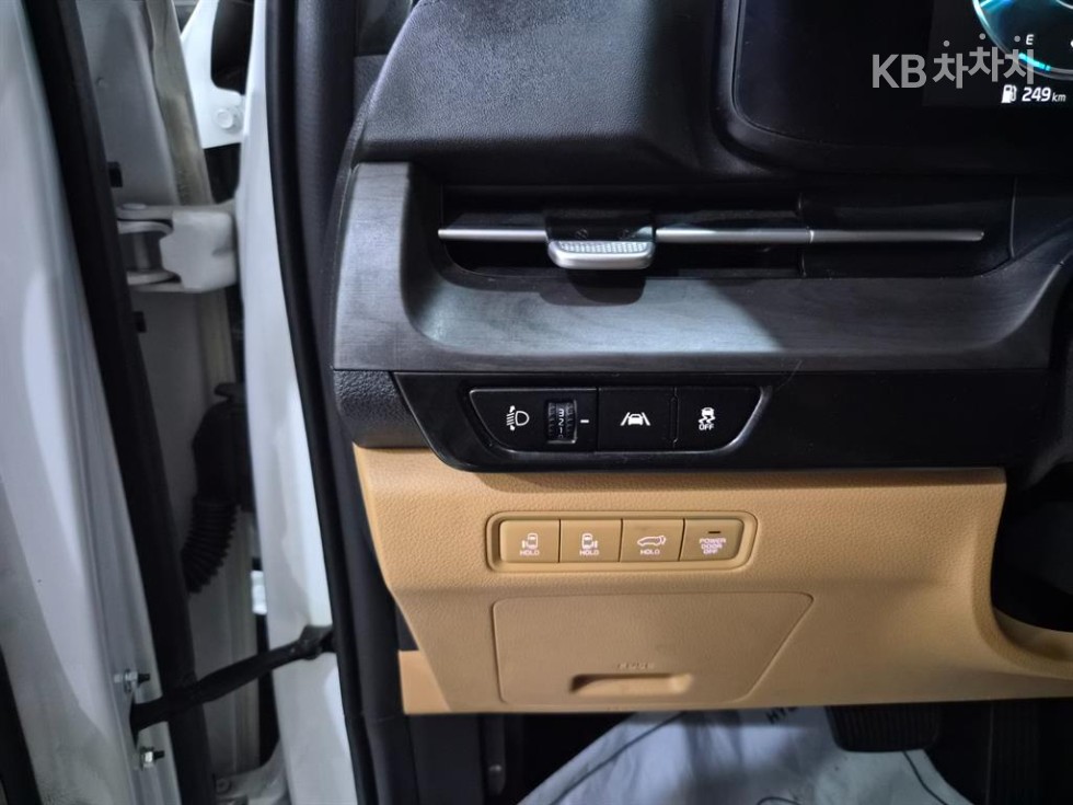 2022 - kia carnival