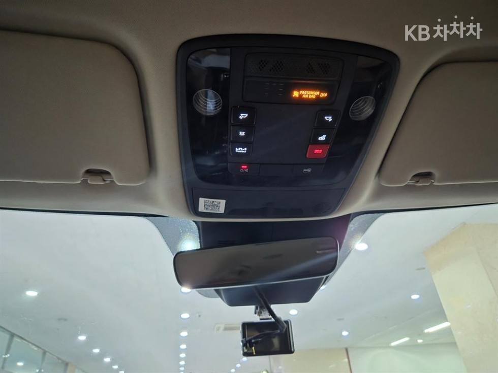 2022 - kia carnival