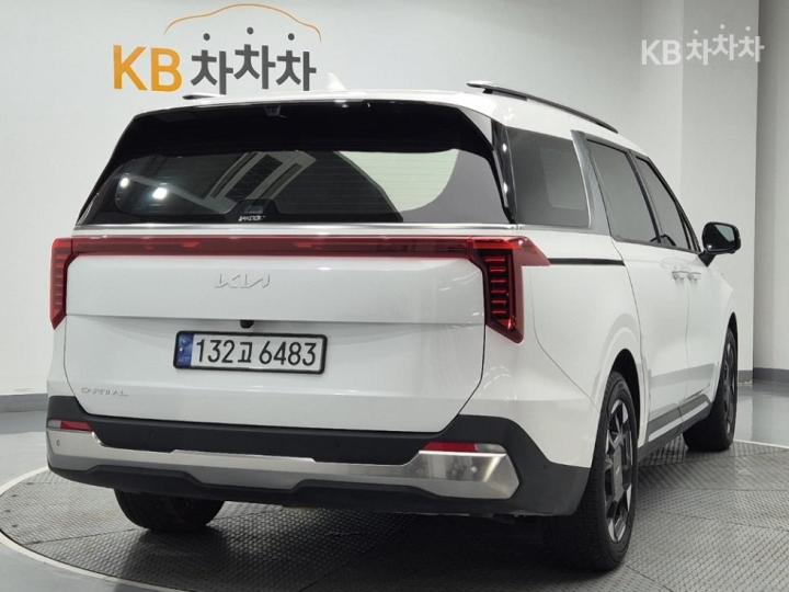 Kia Carnival D2.2 Noblesse — фото 3