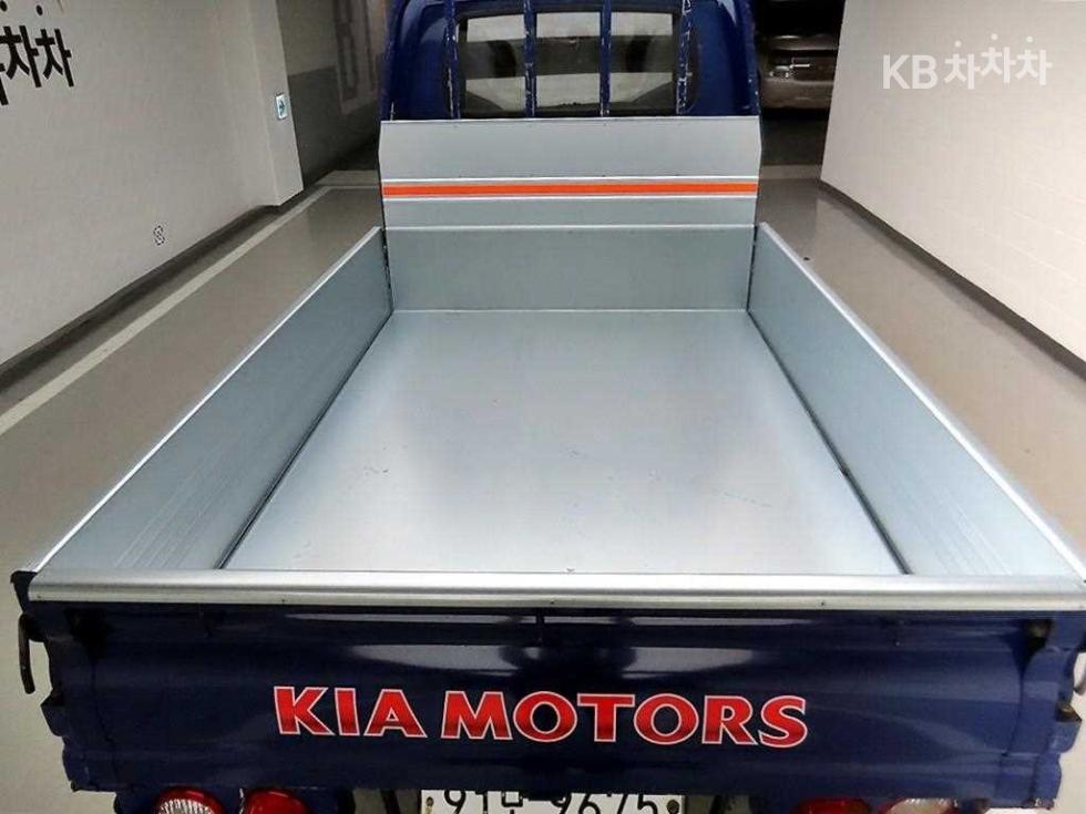 2016 - kia bongo iii