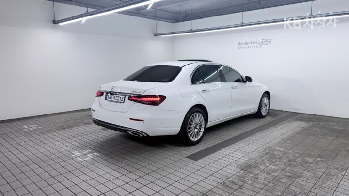 Mercedes-Benz E-Class W213 E220d 4MATIC Exclusive — фото 4
