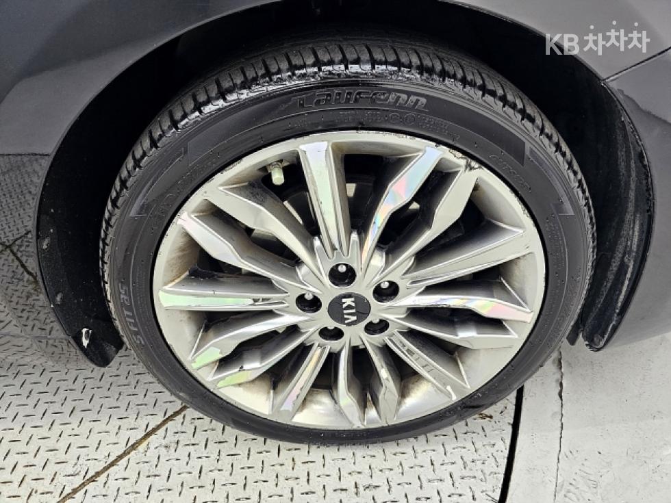 2020 - kia k7