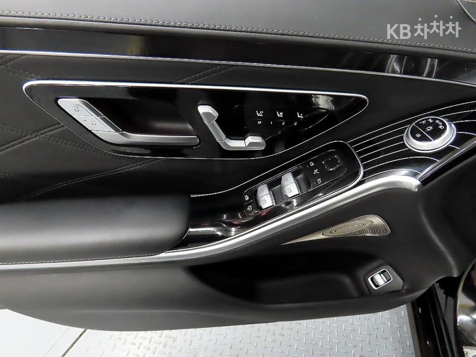 Mercedes-Benz S-klasse — miniaturë 11