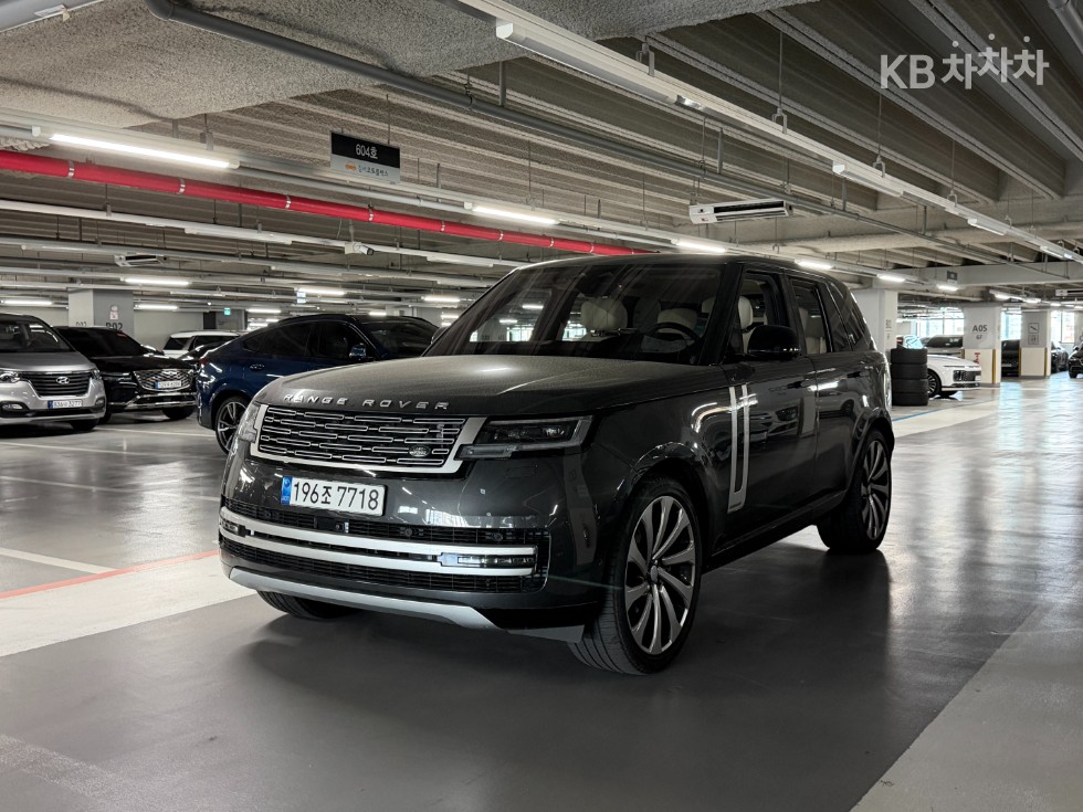 2023 Land Rover (L460) photo