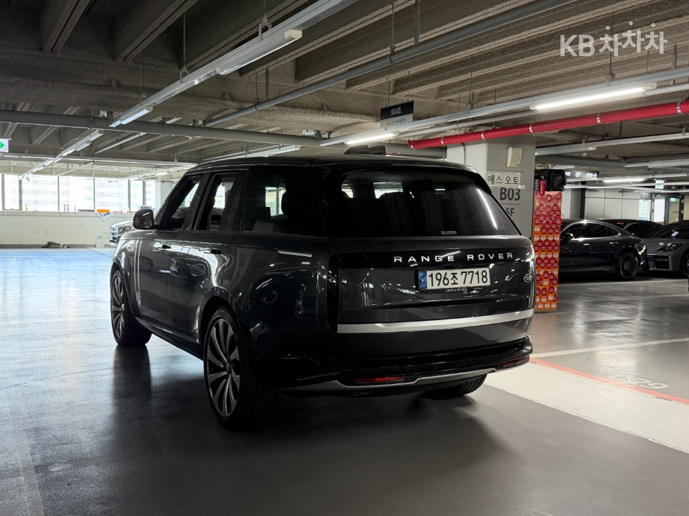 2023 Land Rover (L460) photo