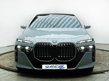BMW 7er 740i sDrive — foto 1