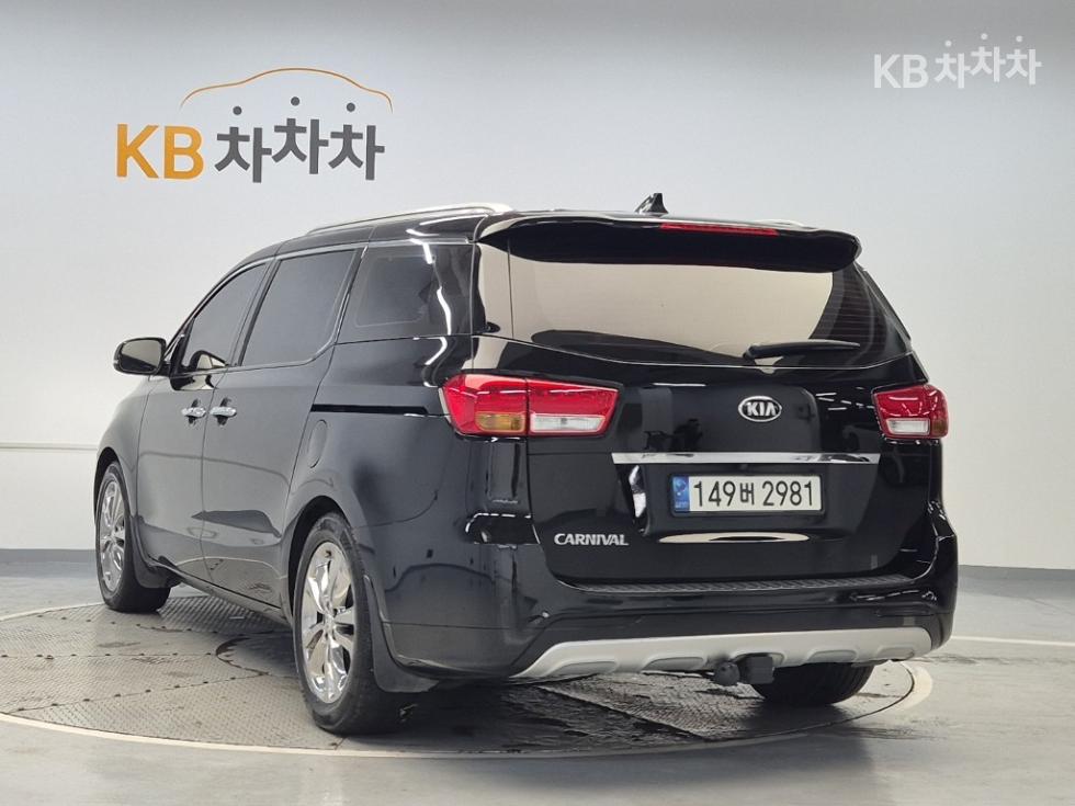 2018 - kia carnival