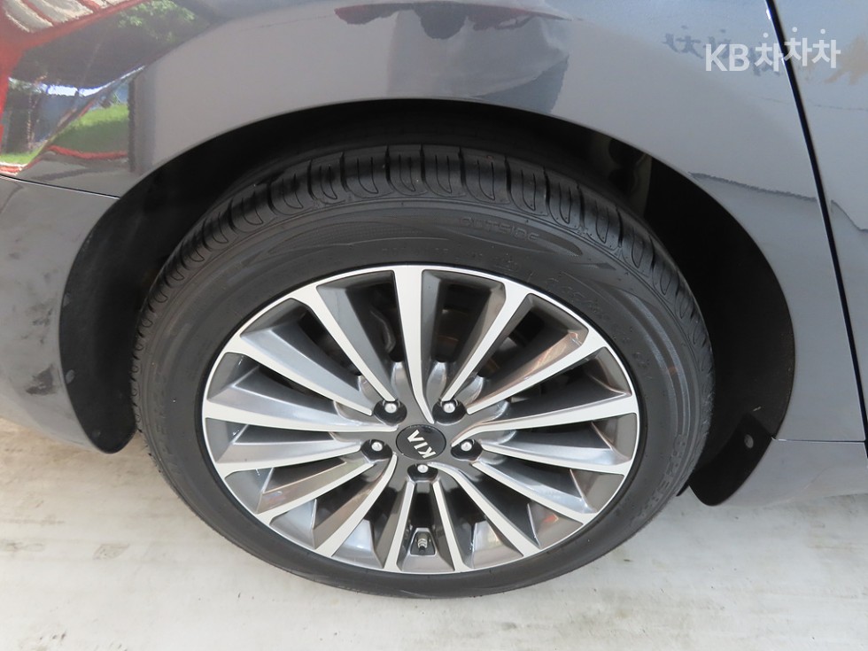 2017 - kia k7