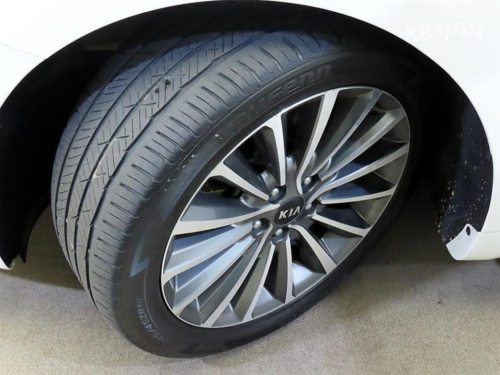 2019 - kia k7