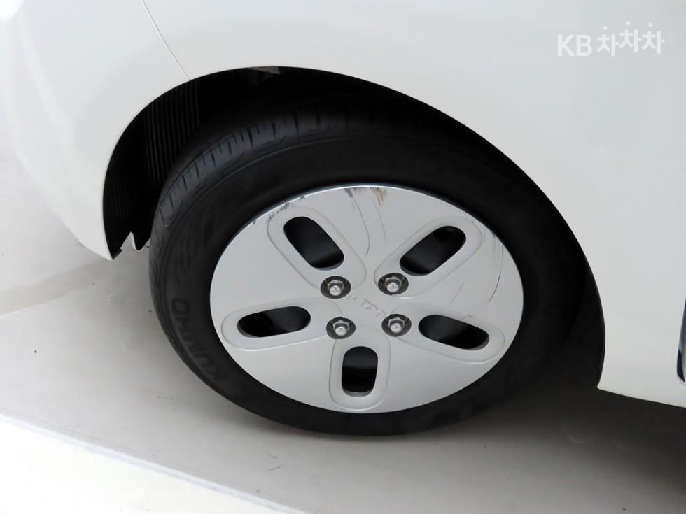 2022 - kia ray