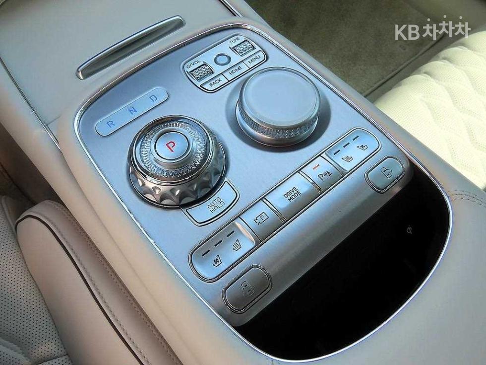 Genesis G90 — miniaturë 11