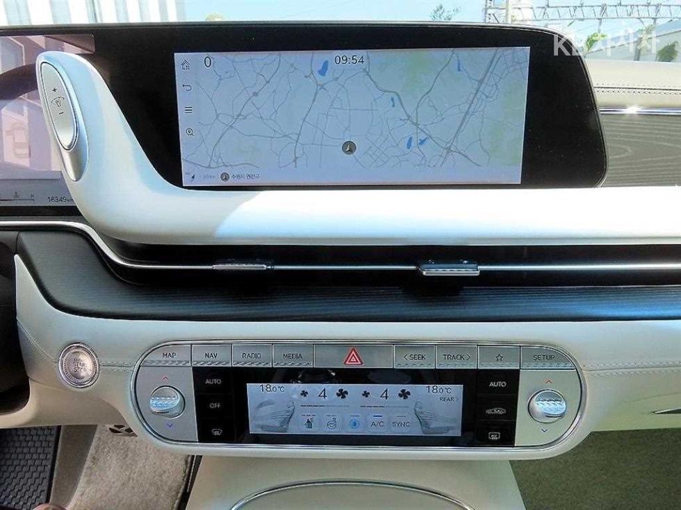 Genesis G90 — miniaturë 12