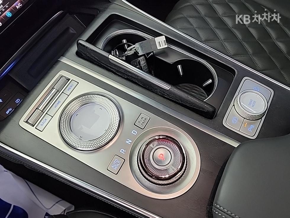 2022 Genesis GV80 photo