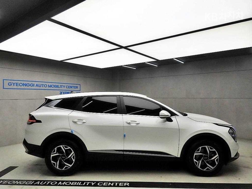 2022 - kia sportage