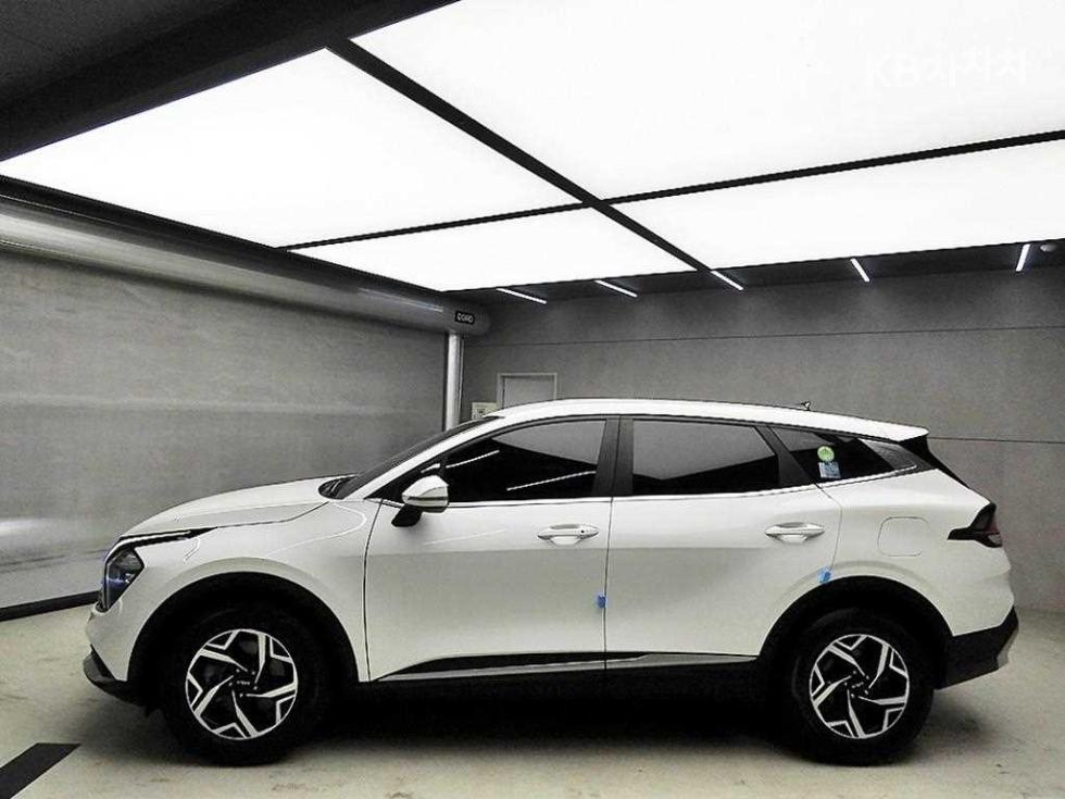 2022 - kia sportage
