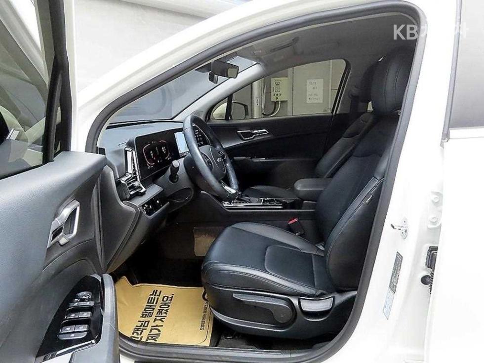 2022 - kia sportage