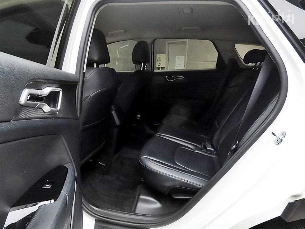 2022 - kia sportage