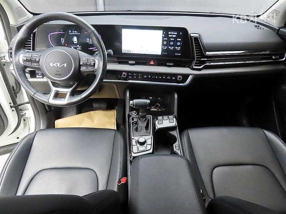 2022 - kia sportage