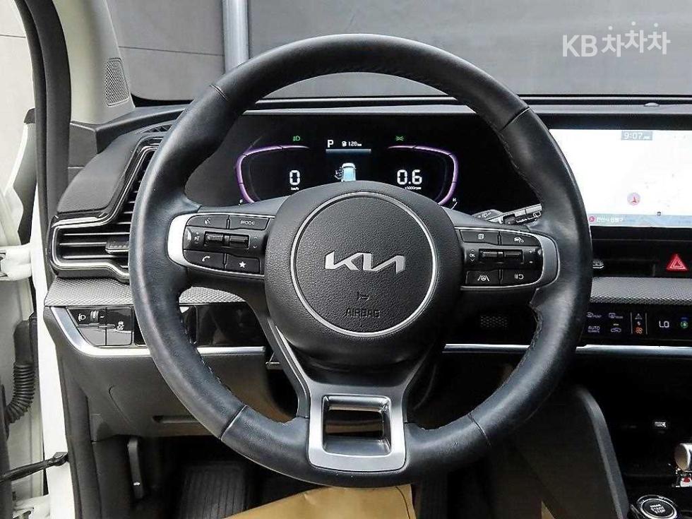 2022 - kia sportage