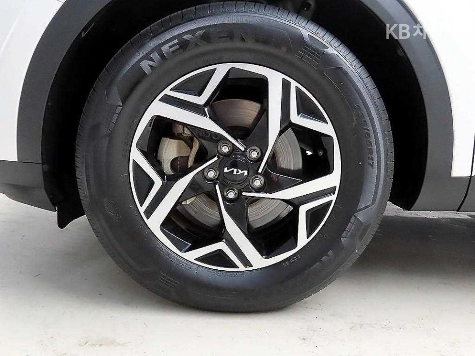 2022 - kia sportage