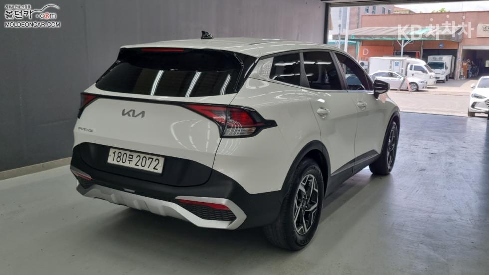 2022 - kia sportage