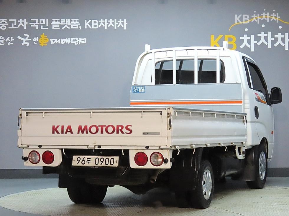 2017 - kia bongo iii