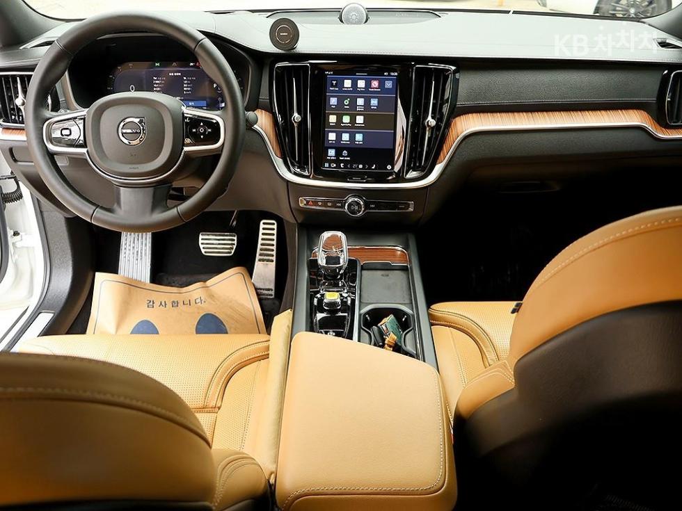 2025 - volvo s60