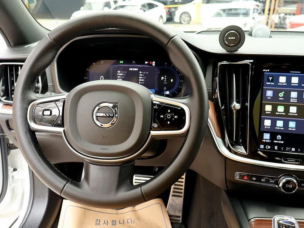 2025 - volvo s60