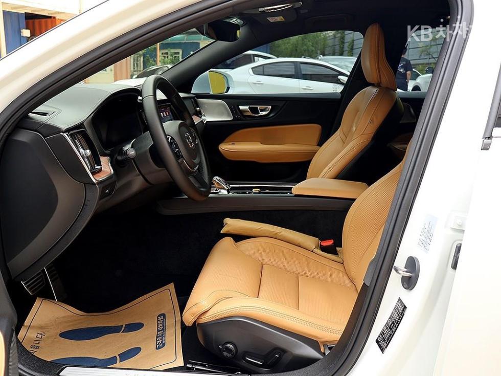 2025 - volvo s60