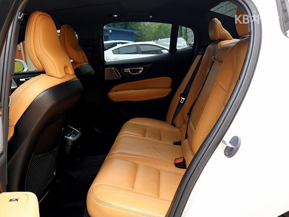 2025 - volvo s60