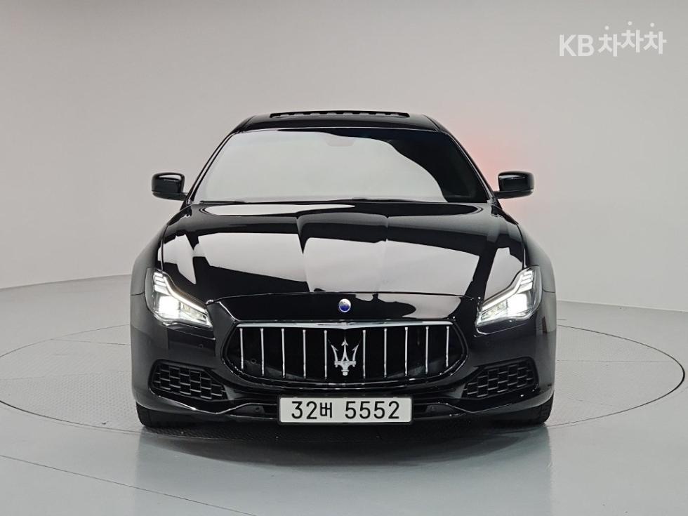 Maserati Quattroporte — miniaturë 2